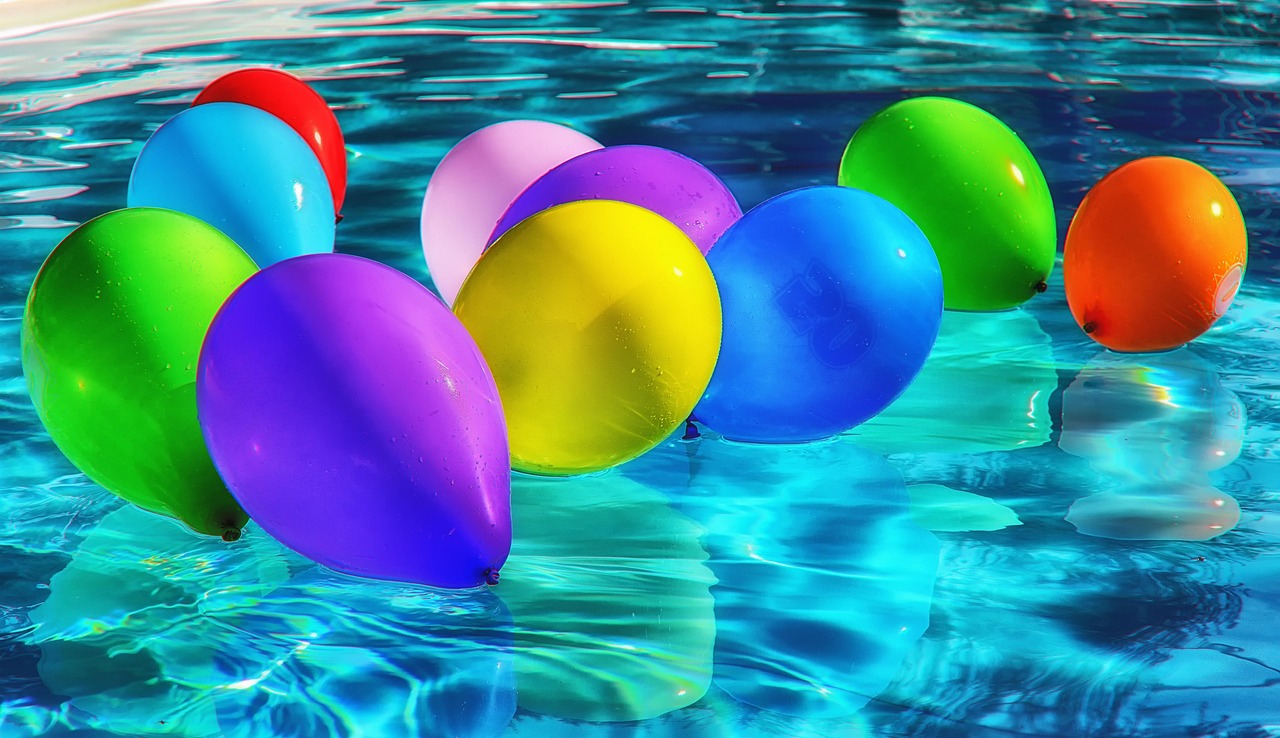 How to Throw a Memorable Pool Party with Free RSVP and Local Vendors